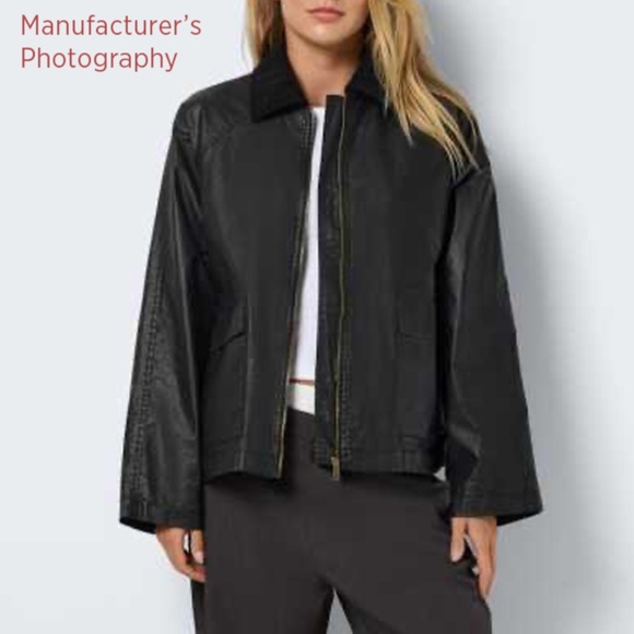 OVERSIZED - 100% Polyester Faux-Leather Coated Boxy Jacket- fits like XL - Picture 3 of 16